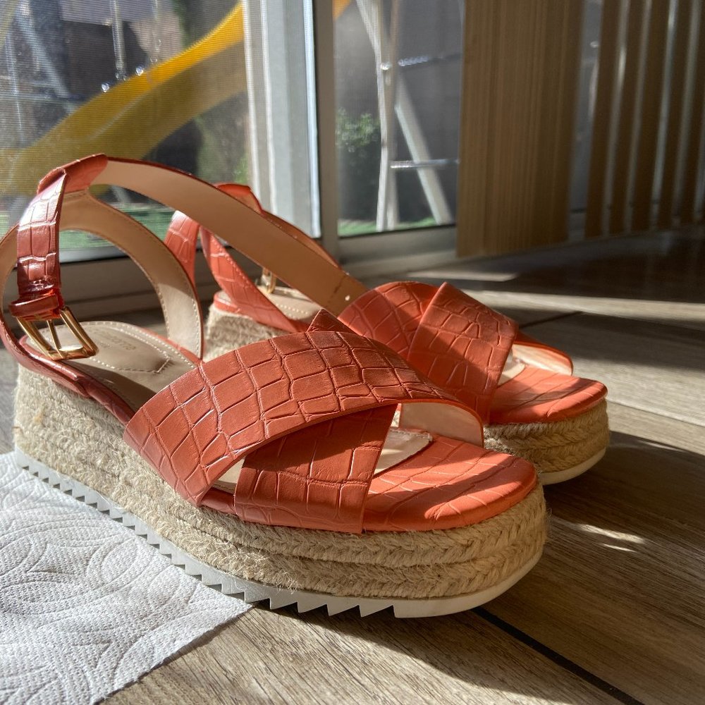 Liz Claiborne Coral Espadrille Wedges Sandals SIZE 6 (US)